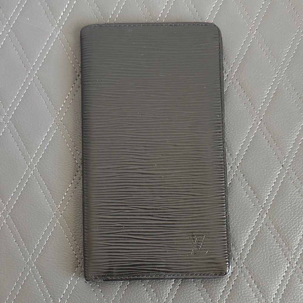 Louis Vuitton Epi Leather Brazza Long Wallet Black
